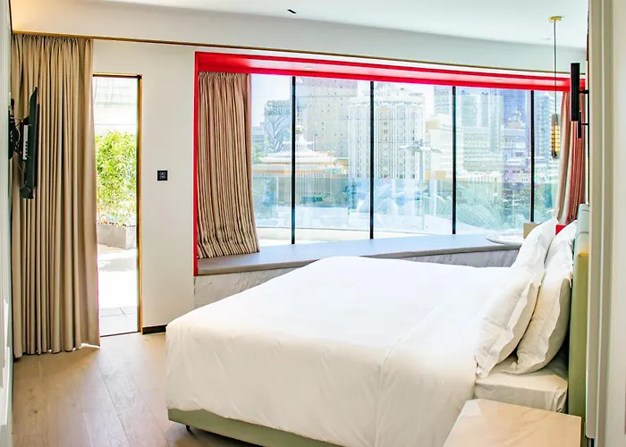 Yoho Treasure Island Hotel 5*